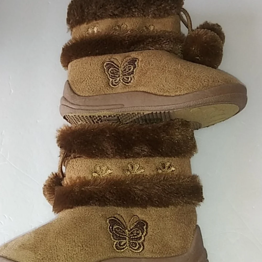 NWOT Kalli Girls Winter Boots Size 8